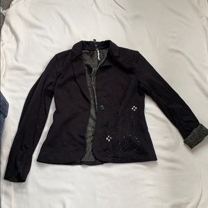 Cute black patterned blazer